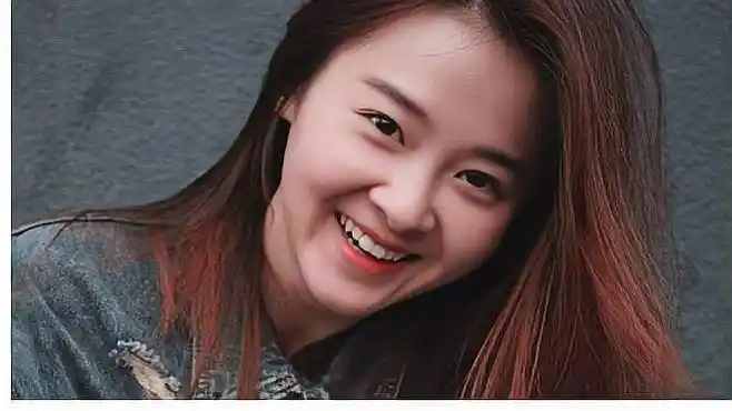 14岁时"初恋"给了释小龙,全网禁止她整容,如今28岁长成了这样-娱乐