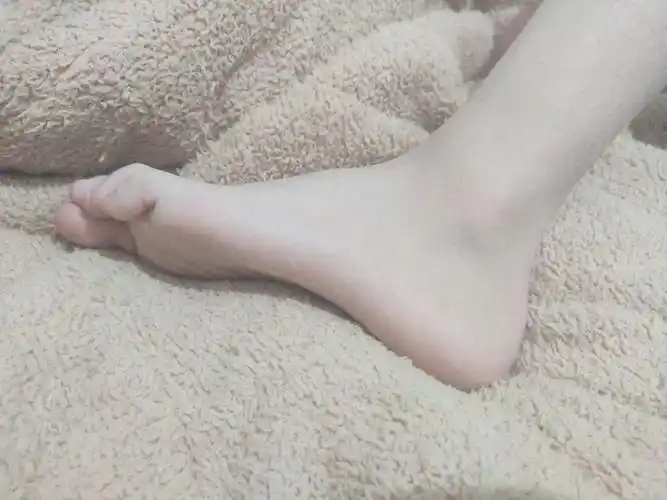 女生的脚好看是什么样的