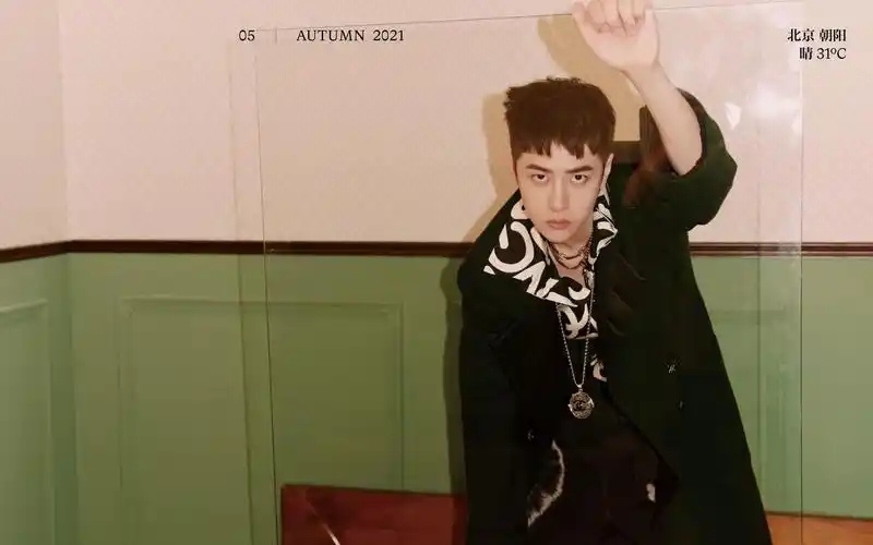 【王一博】《嘉人now》秋季刊五连封花絮——慵懒午后,宁谧阁楼