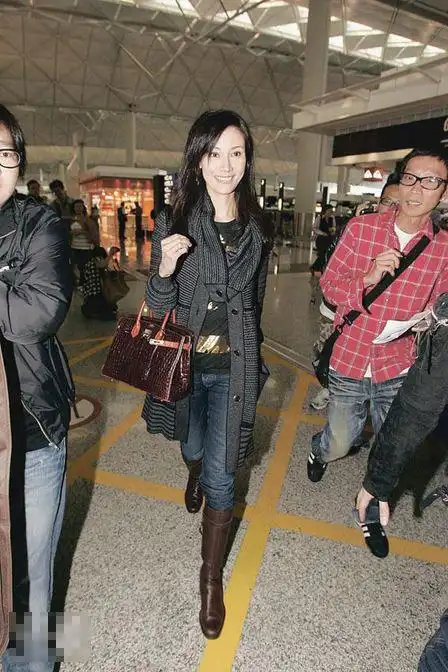 待嫁李嘉欣瘦骨嶙峋 婚后立即开工赚钱(图)