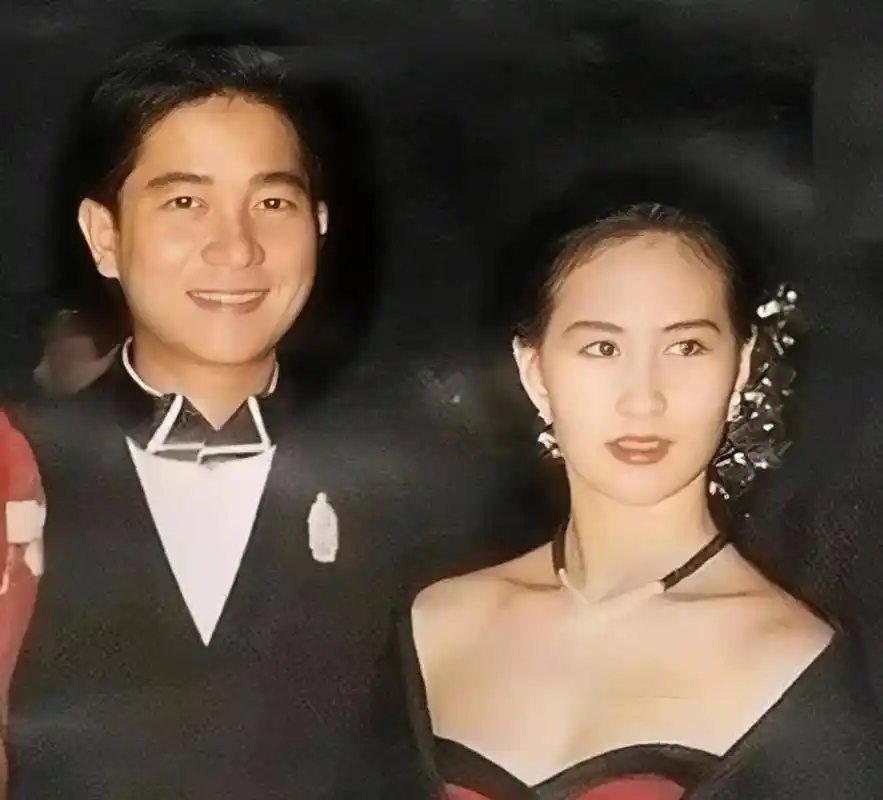 一路走好!陈百强妈妈不幸因肺癌去世,网传何超琼每月给10万