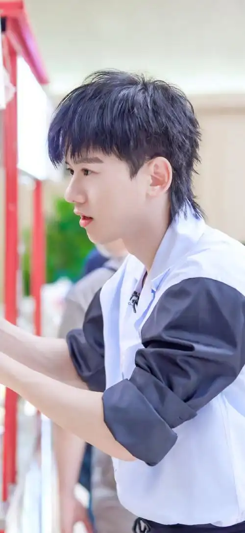 张杰首次合唱没那么简单#【舔屏式壁纸】没那么简单~但是爱你就是一如