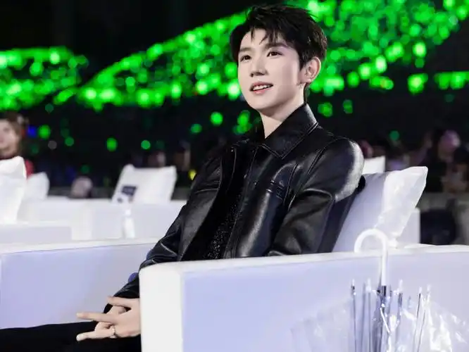 和five糊卡王俊凯早就不是一个咖位了p99莫蹭    让我们