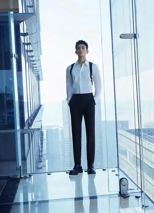 吴磊最新封神动图,后仰苏炸翻全网!