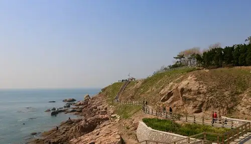 青岛燕儿岛公园空气清新,海水清彻,环境清静 拍摄于青岛燕儿岛公园20.