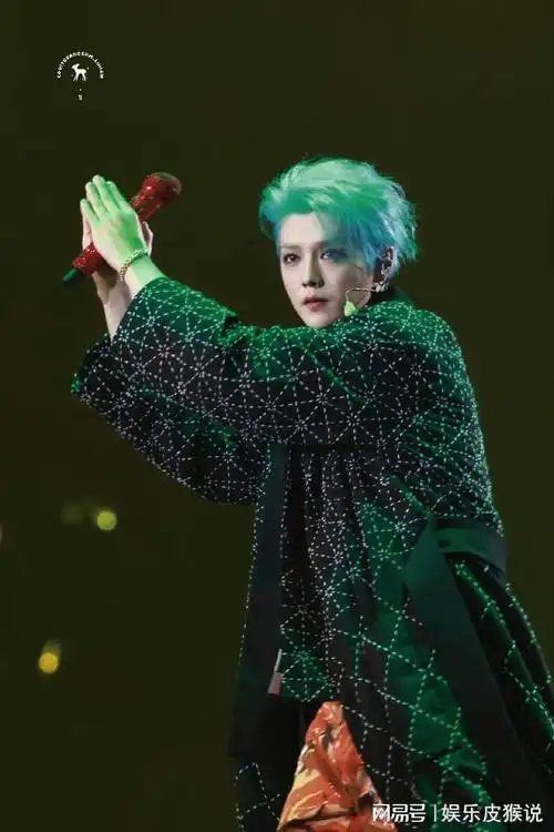 33岁鹿晗梦回exo时期蓝发造型魅力胜过当年粉丝说爱豆回来了