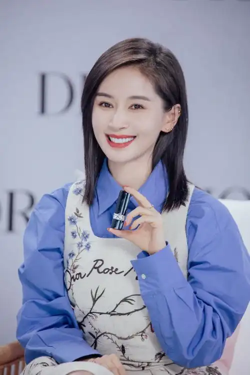 王子文清秀时尚活动照图片37