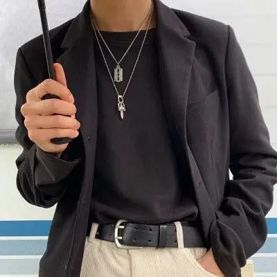 真人男生头像半身