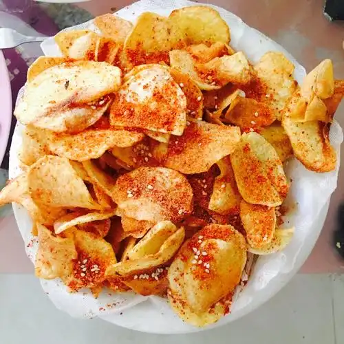 p data-id="gnwidaswy4">炸土豆片是一道菜品.