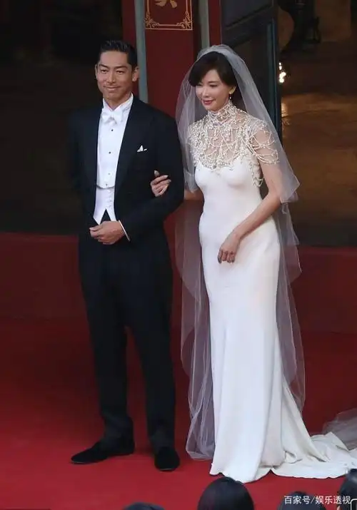 林志玲婚礼高清直击,与黑泽良平两种角度热吻,最后双方家人合影