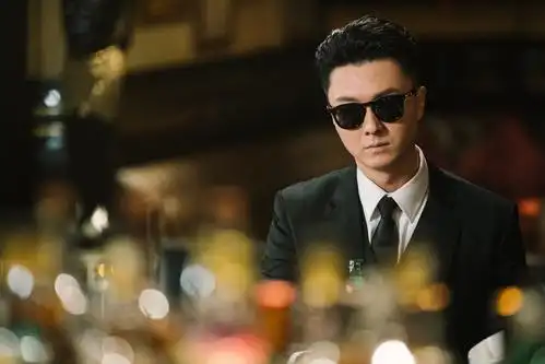 王浩信新戏造型被赞硬汉,预告返港参加颁奖礼,争视帝被看高一线