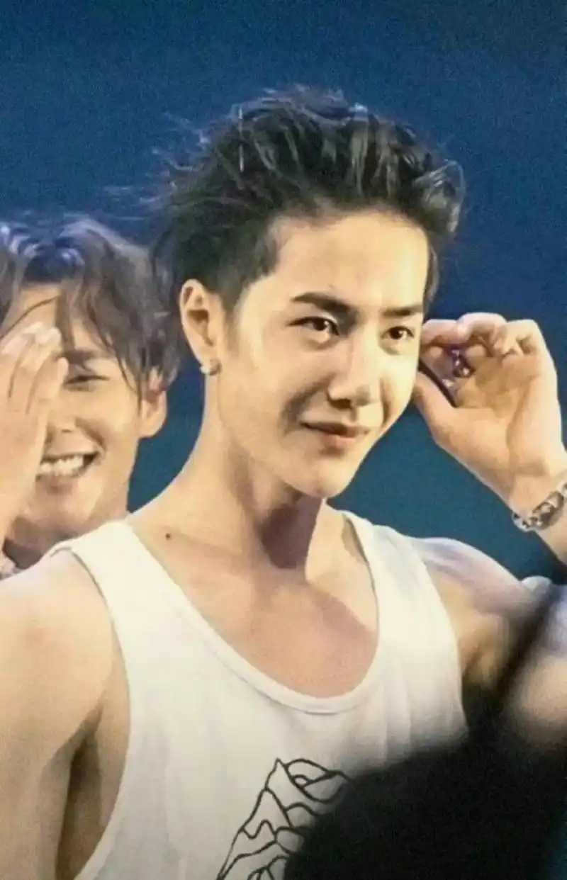 哥早期#王一博 - 抖音