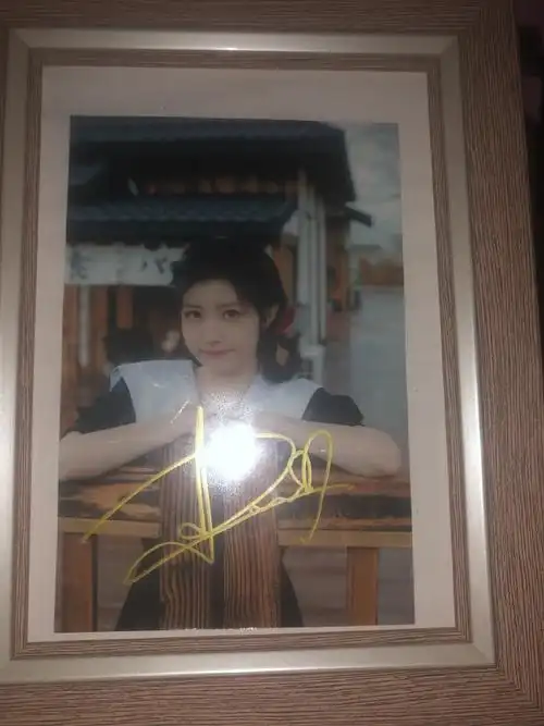 赖美云超话#赖美云cos公孙离#带话题转发抽一张签名照再抽一份周边(有