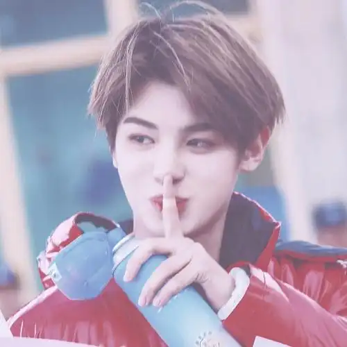 justin黄明昊头像