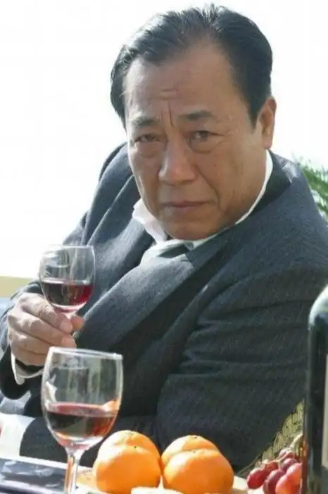 回顾男演员冯恩鹤结婚44年零绯闻为妻子息影12年61岁走红