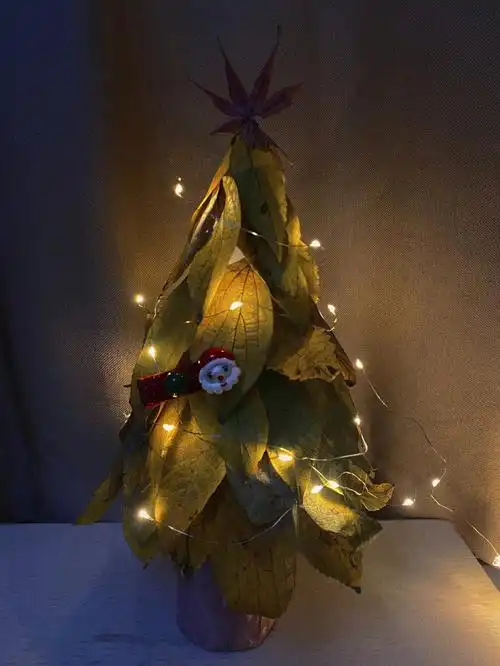 自制树叶圣诞树