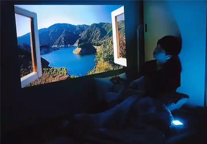 用投影仪做个"假窗户",随手切换窗外风景,网友:真有你的_腾讯新闻
