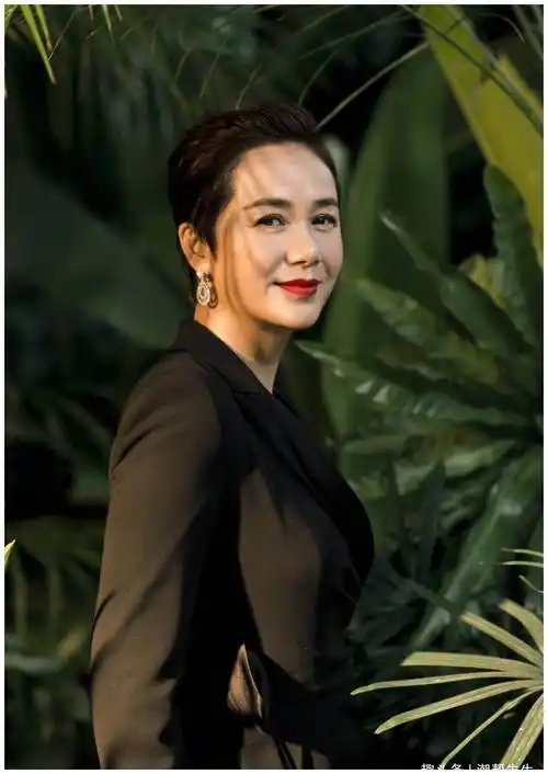 蒋雯丽包养风波再升级!为小鲜肉购置多套豪宅,多名男星被牵连|电影|解