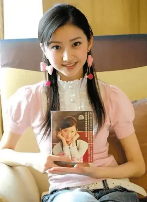 出道即巅峰的景甜节目痛哭被指离开张继科后依旧捧不红