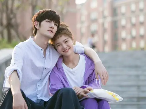 青春爱情剧《我的邻居睡不着》