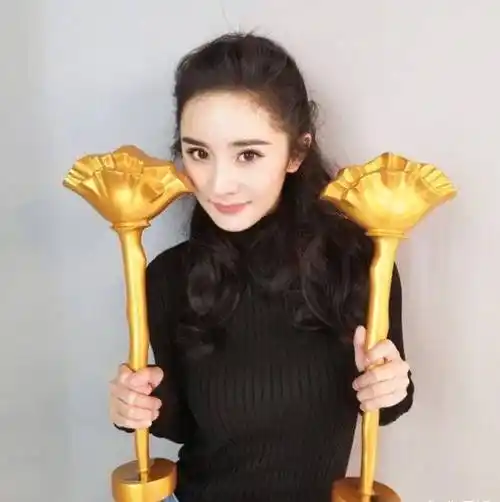 杨幂捧红了迪丽热巴祝绪丹,但却捧不红她?_成为了_肖雨雨_都会