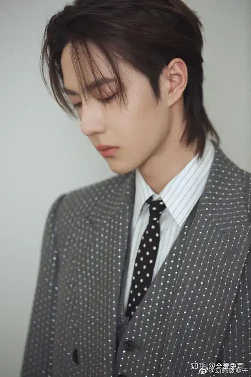 王一博绝美侧颜姐妹们求图