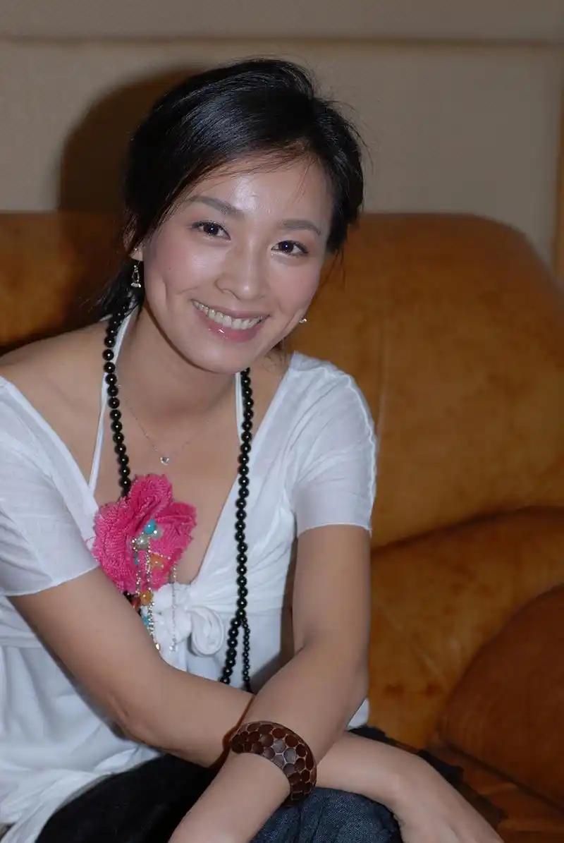 2月1日,53岁的台湾女星张庭,突然在社交平台罕见发文,已经很久不敢太