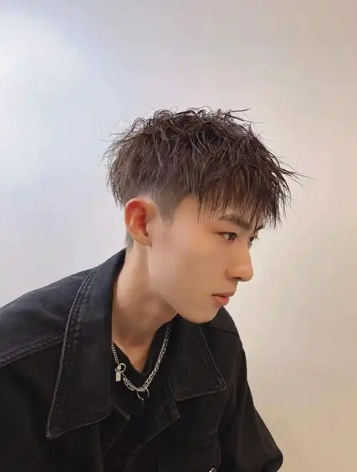 又帅又时尚的男士发型13款,真的不一样,很适合年轻男生 - 知乎