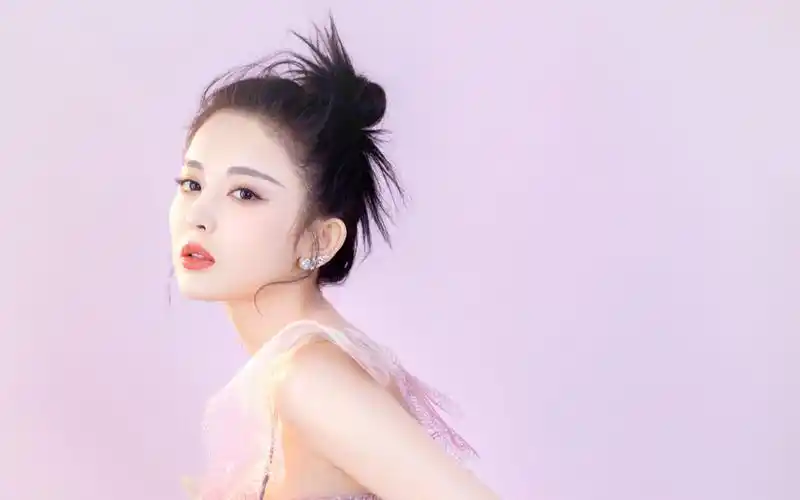 古力娜扎唯美仙气写真桌面壁纸