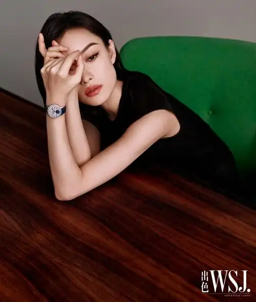 倪妮修身套装勾勒纤细腰肢 大秀美背气场全开