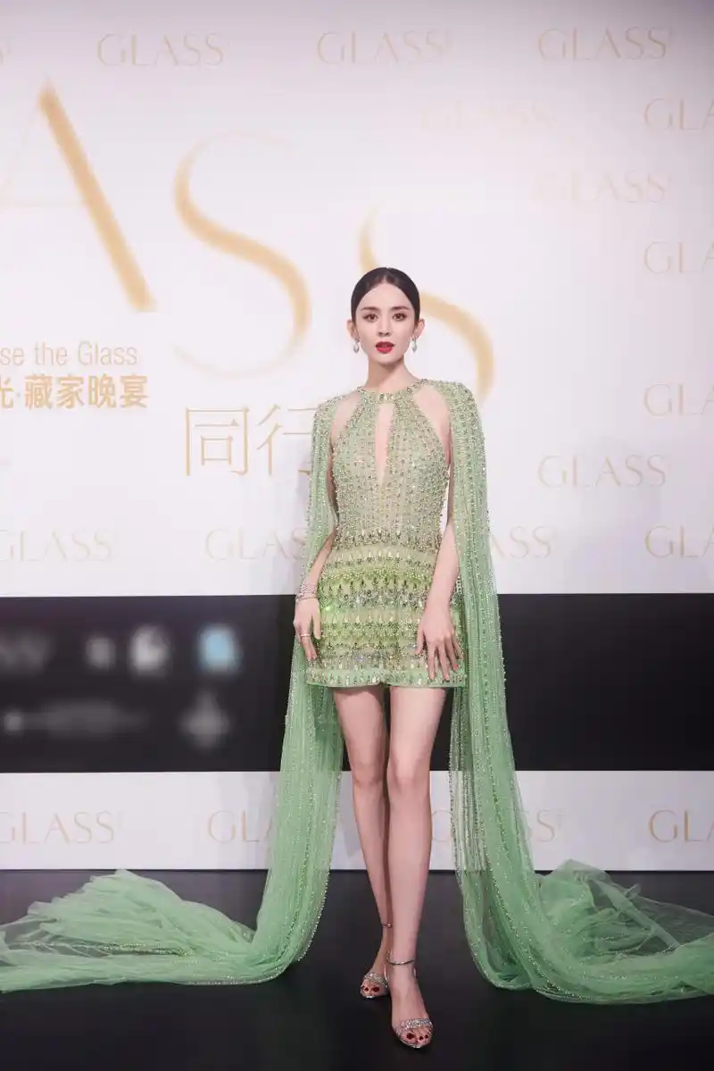 古力娜扎  美腿玉足合集