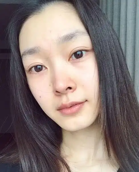 娱乐圈爱素颜的女星这么多,只有她敢对着偷拍镜头喊:拍漂亮点!