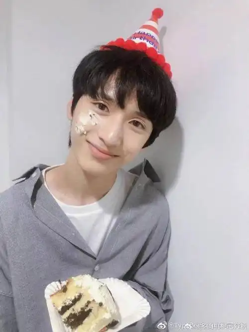 严浩翔生日直播预告海报