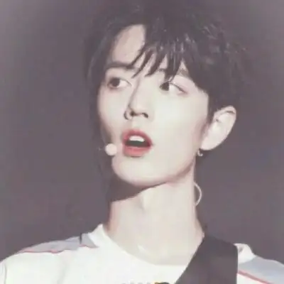 宝藏男孩肖战_男生头像_我要个性网