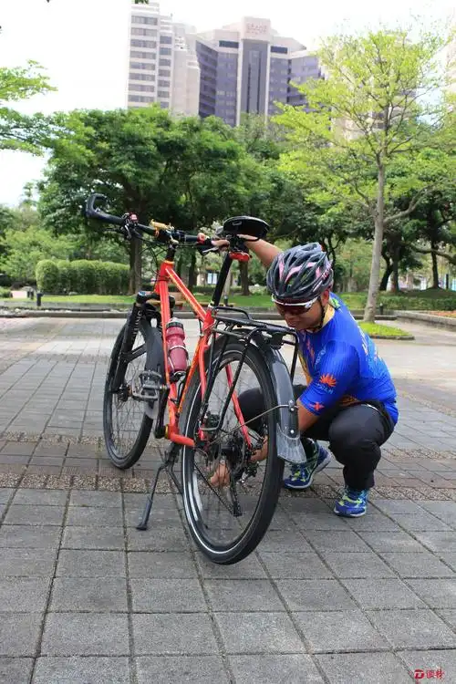 历时615天重走海丝之路泉州80后环球骑行到台湾