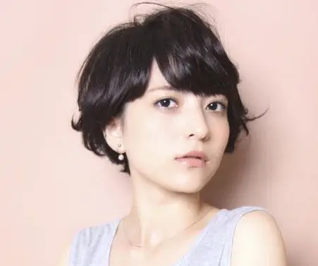 韩式女生短发烫发发型