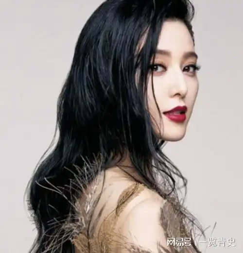 遭华鼎奖侮辱到韩国拍戏在巴黎时装周走秀范冰冰能否复出