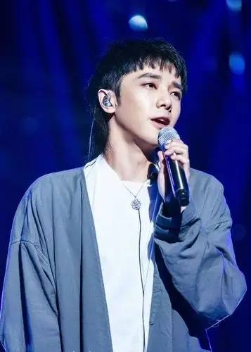 歌手华晨宇##华晨宇# 【图片】《歌手》第十二期 彩排! 丸总真好创!