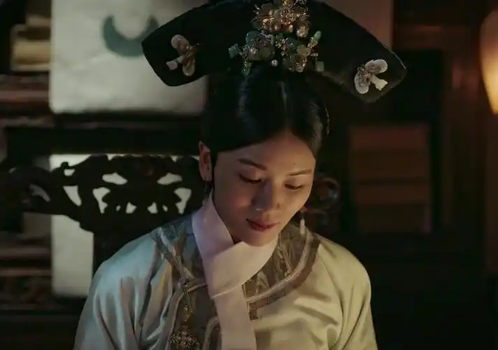 她于14岁起跟随乾隆虽独自生活近80年晚年却成为最大赢家