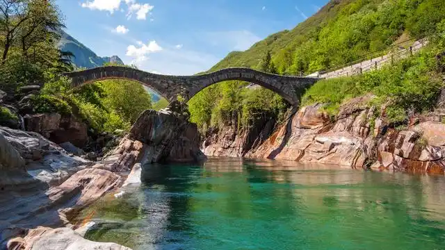 与水有关的诗句,与山水有关的诗句(看小桥流水,烟柳画桥)