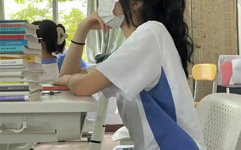 开学后又要做乖乖女了诶#高中生#深圳校服#纯情女高#校园#甜妹