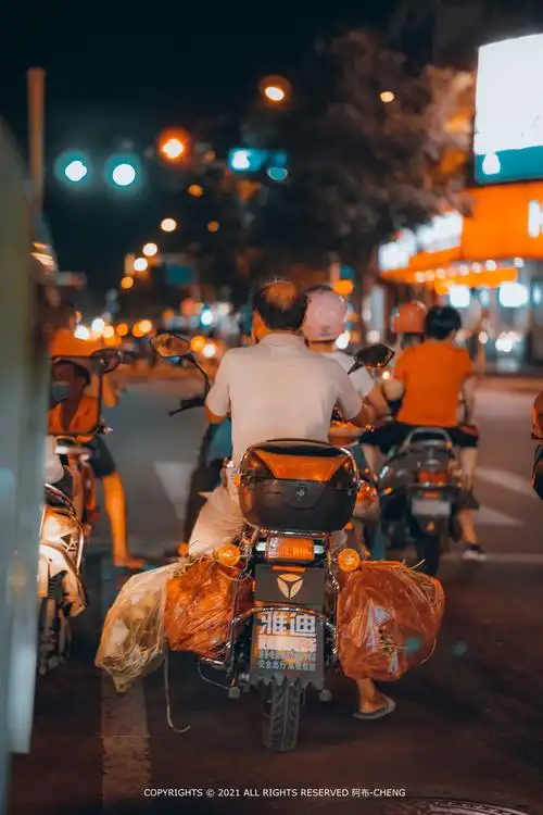 琼海夜晚街头掠影