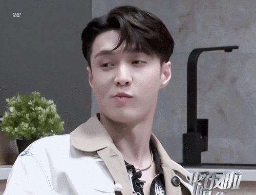 张艺兴 动图小表情好可爱