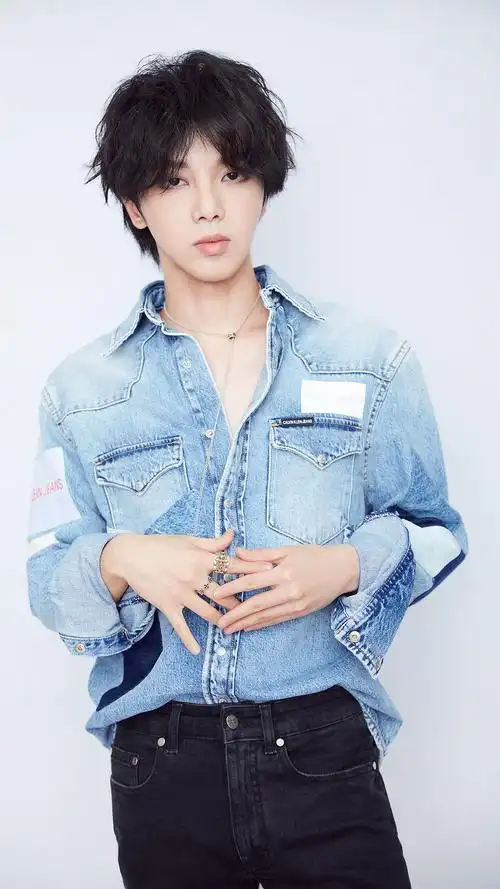 华晨宇帅气写真手机壁纸