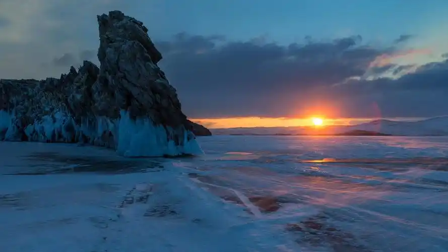 精美俄罗斯贝加尔湖奥利洪岛风景图片背景图