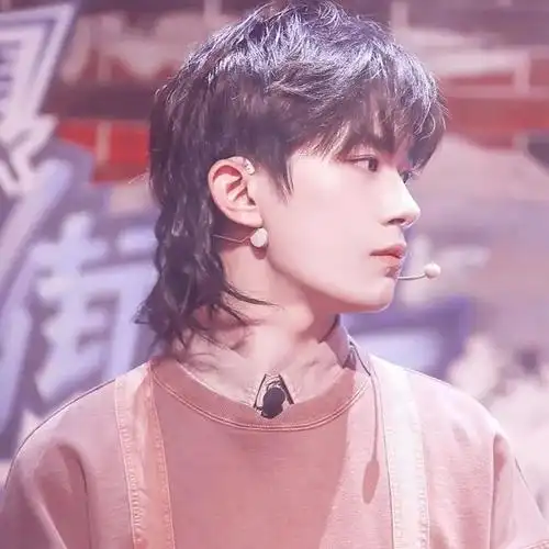 易烊千玺的头像壁纸_网易订阅