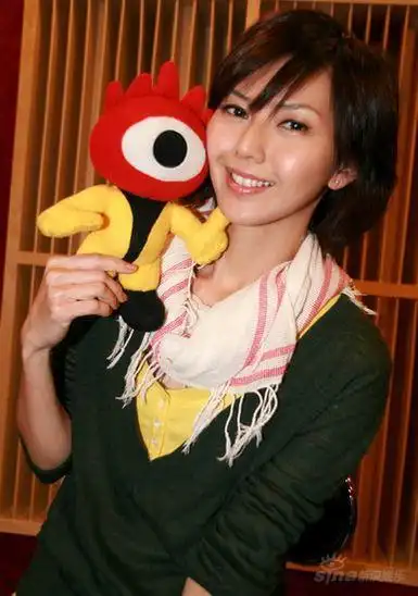 孙燕姿北京录制新歌 期盼奥运视频:孙燕姿录制《一个人的奥林匹克》主