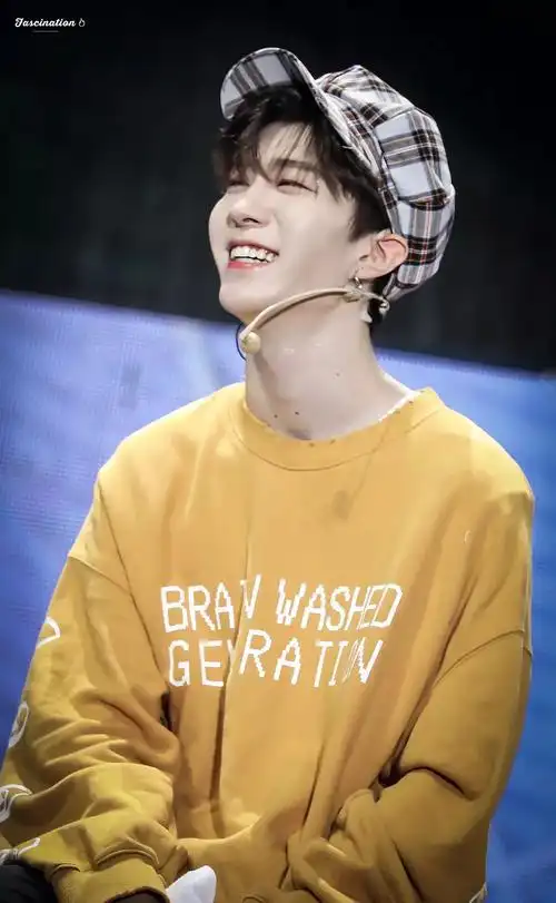 如玉山上行,光映照人——范丞丞笑容合集