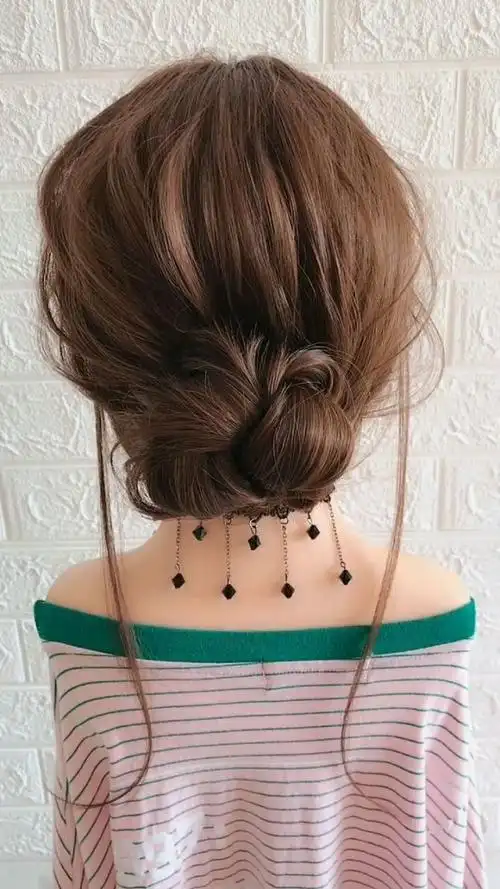 分享一款十分有气质的编发,简单好学,快试试