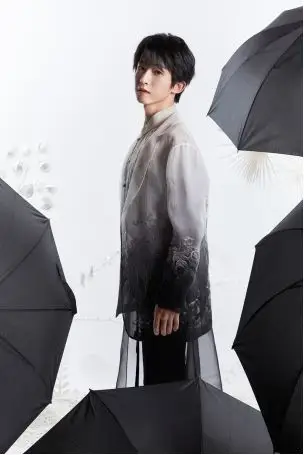 时尚不该有距离感,史无前例的盖娅传说"云秀场"横空来袭